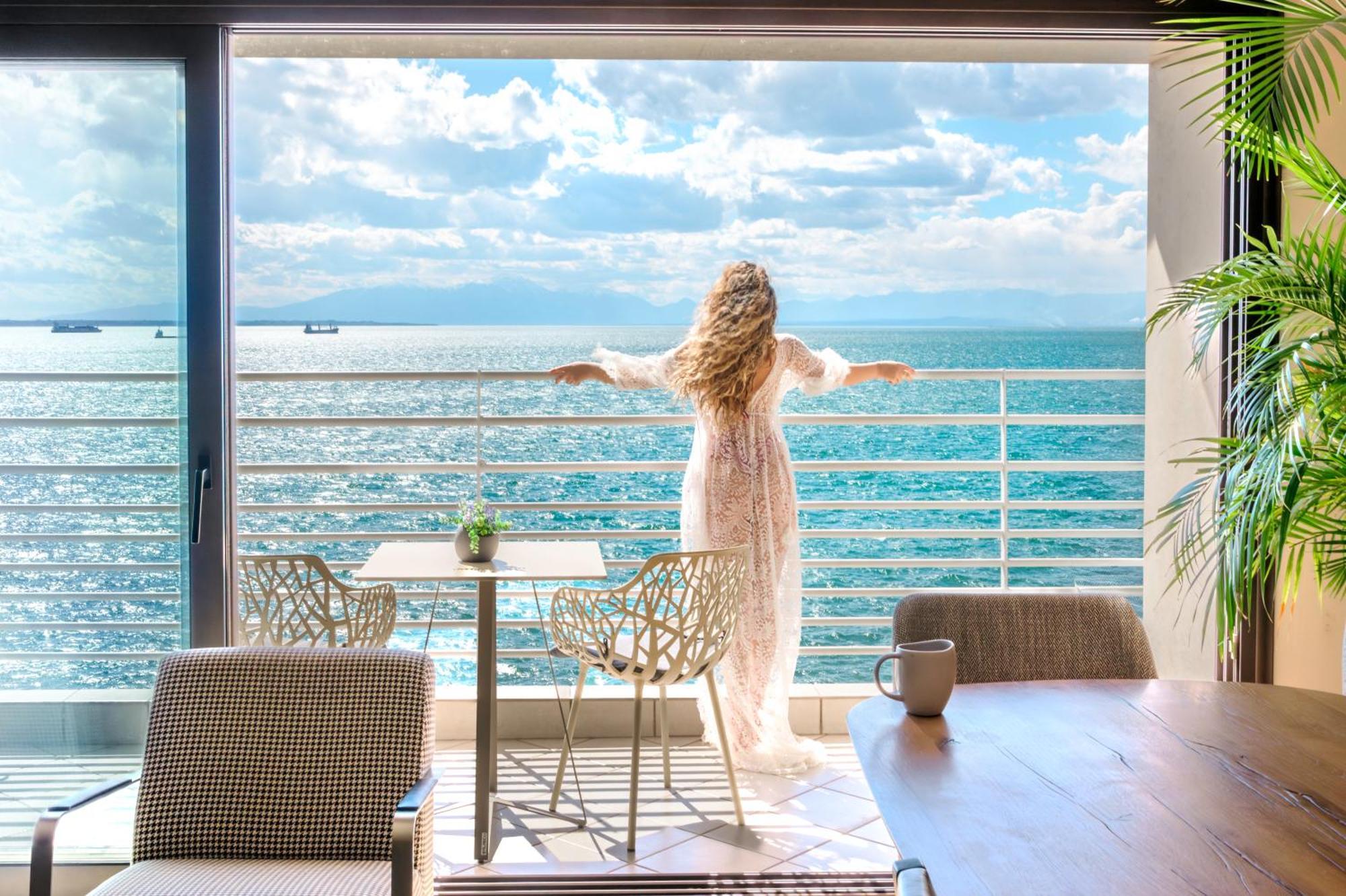 Iconic Salonica Suite Seafront Exterior photo